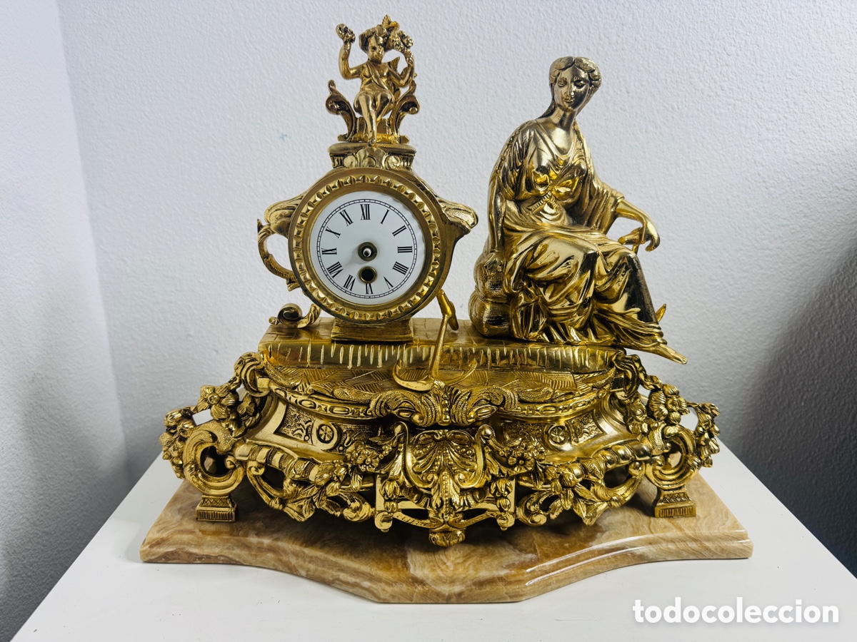 Relojes de carga manual: Reloj antiguo de mesa dorado - Foto 1