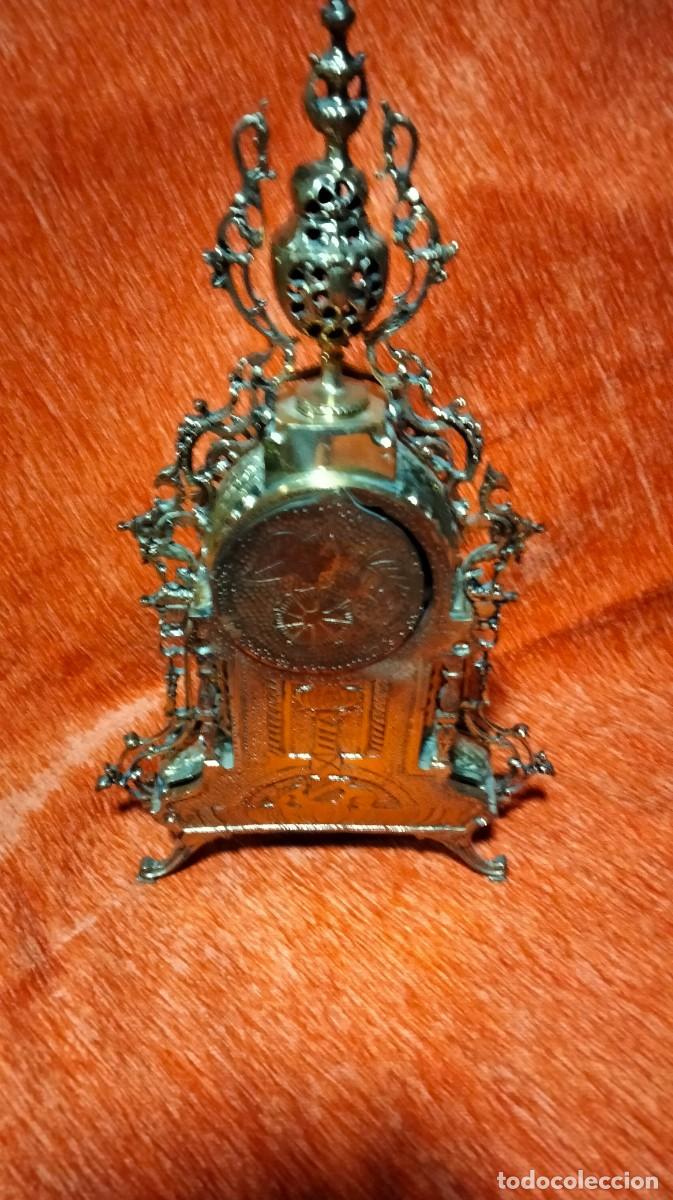 Relojes de carga manual: antiguo reloj de bronce macizo - Foto 6