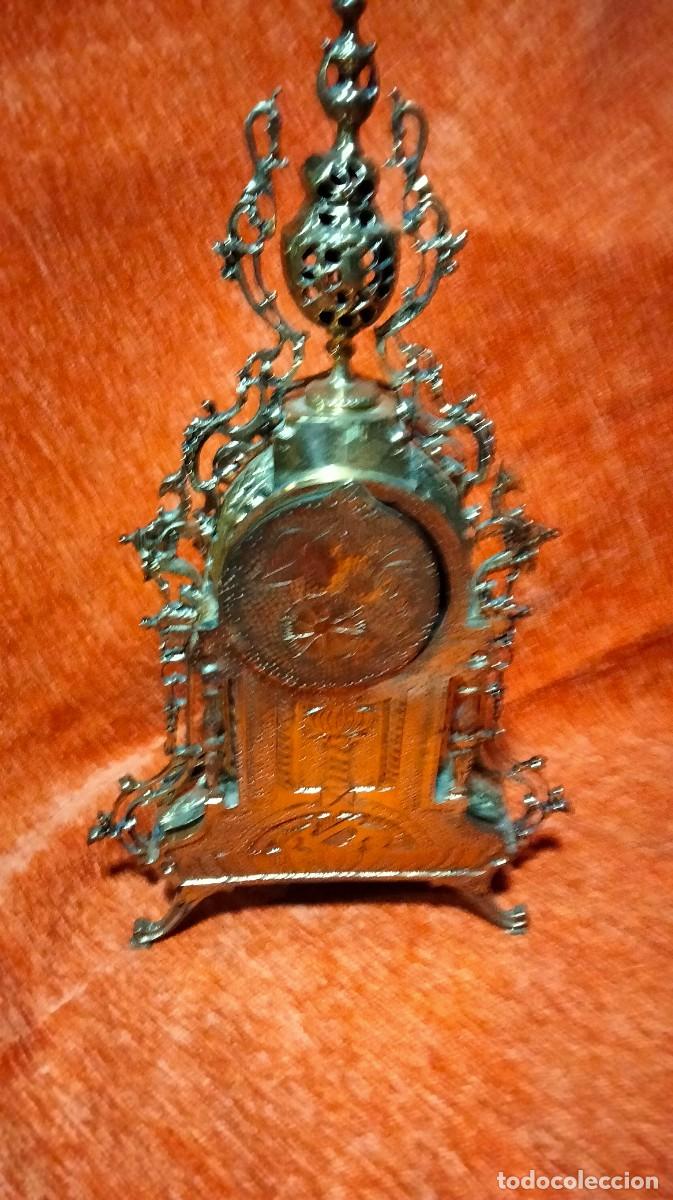 Relojes de carga manual: antiguo reloj de bronce macizo - Foto 7