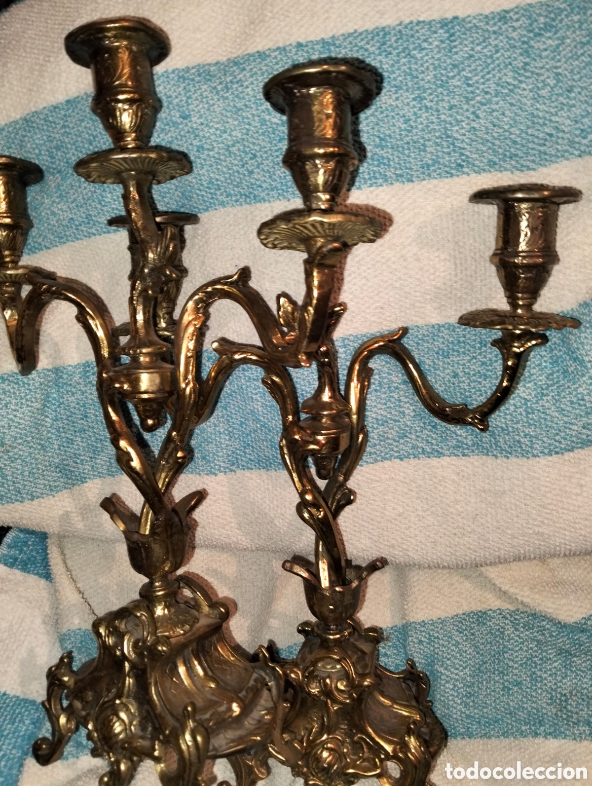 Relojes de carga manual: Reloj antiguo con candelabros de bronce funciona do - Foto 4