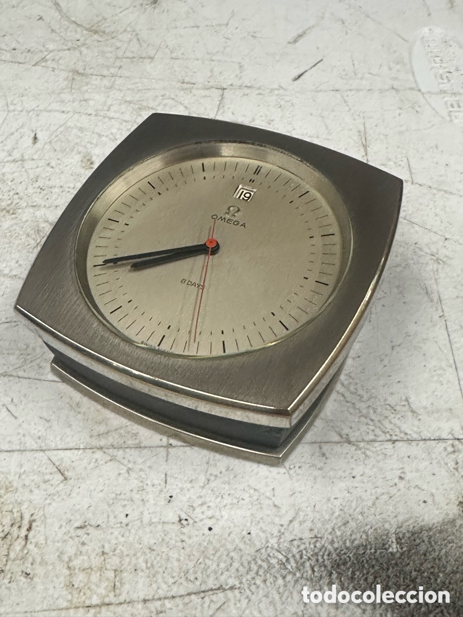 Relojes de carga manual: Reloj Omega sobre mesa. Cuerda 8 days - Foto 4