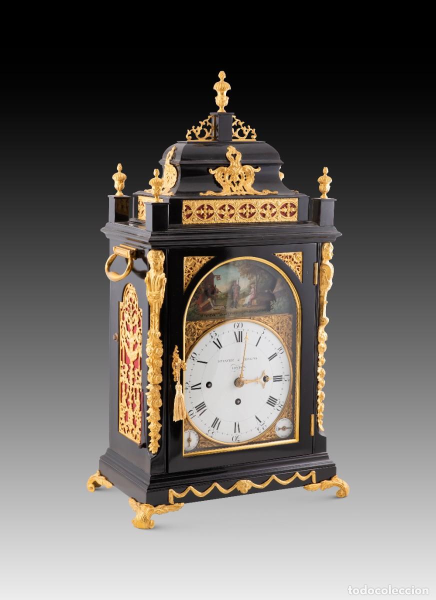 Relojes de carga manual: Reloj de mesa &ldquo;Bracket&rdquo; con aut&oacute;matas y carill&oacute;n. Metal, vidrio, etc. Spencer & Perkins. Londres