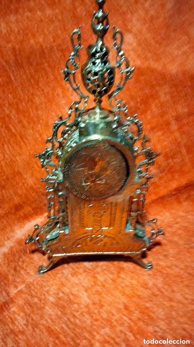 Relojes de carga manual: antiguo reloj de bronce macizo - Foto 7