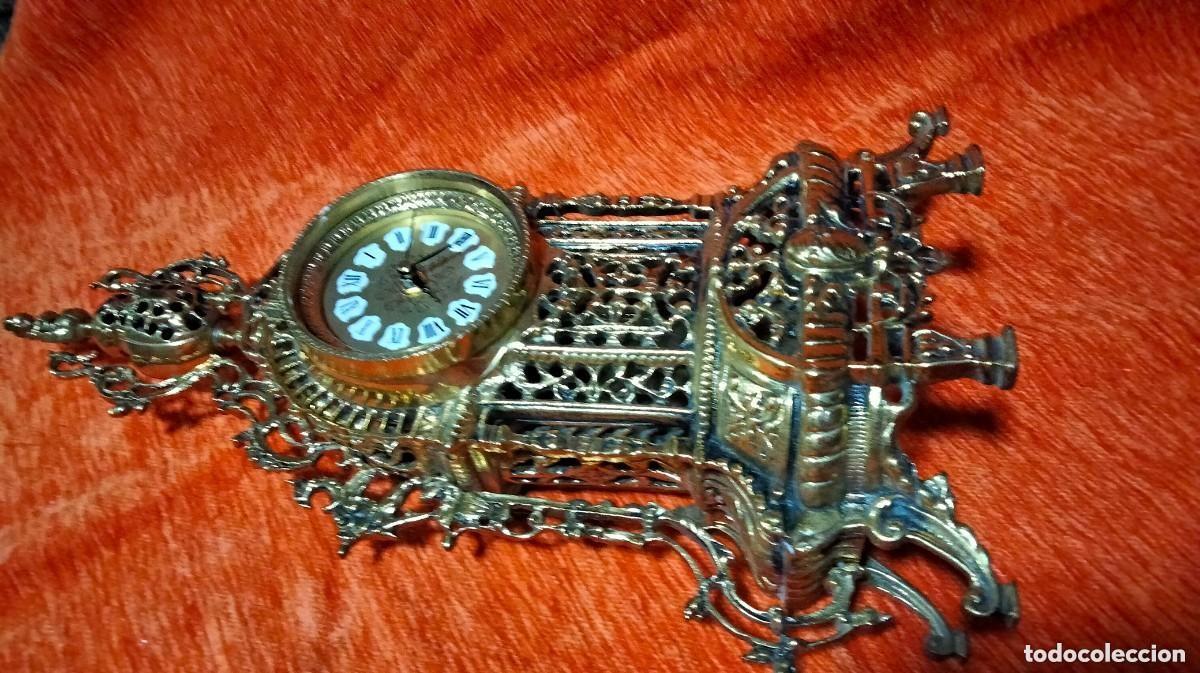 Relojes de carga manual: antiguo reloj de bronce macizo - Foto 8