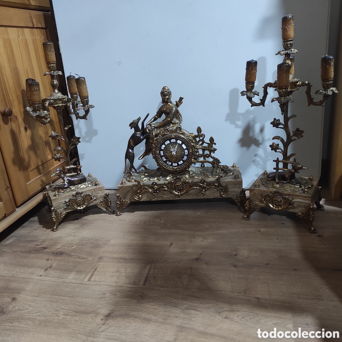 Relojes de carga manual: ️ Conjunto antiguo de reloj y candelabros &ndash; Bases de m&aacute;rmol &ndash; Gran peso y presencia