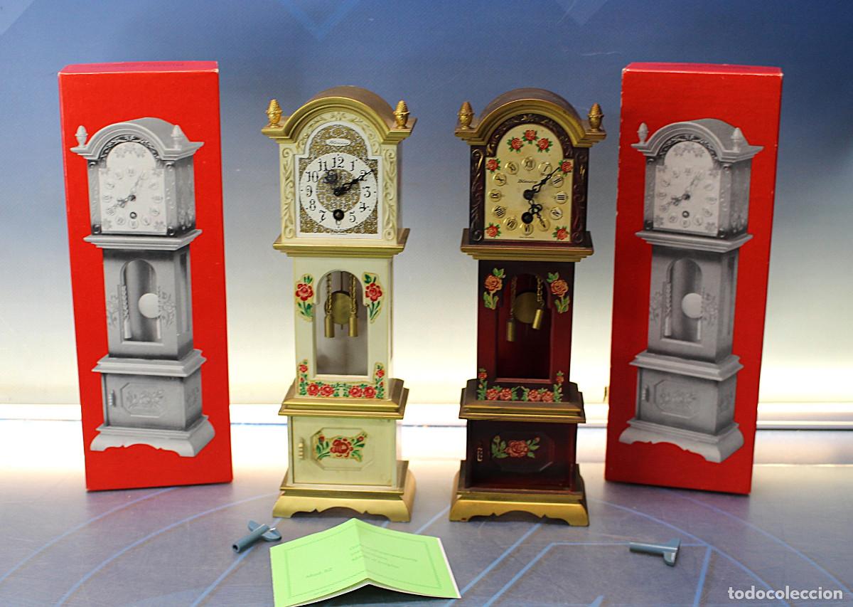 Rel&oacute;gios de carga manual: Relojes de p&eacute;ndulo en miniatura. Blessing. Grandfather clock.