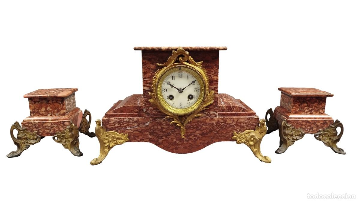 Horloges &agrave; remontage manuel: RELOJ DE SOBREMESA CON GUARNICI&Oacute;N DE M&Aacute;RMOL ROJO Y CALAMINA