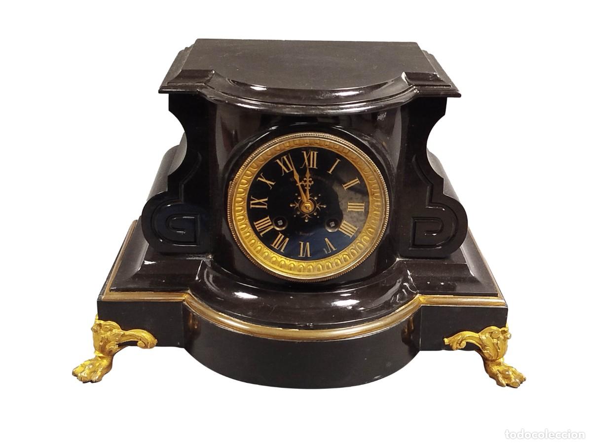 Horloges &agrave; remontage manuel: RELOJ DE SOBREMESA NEGRO SIGLO XIX