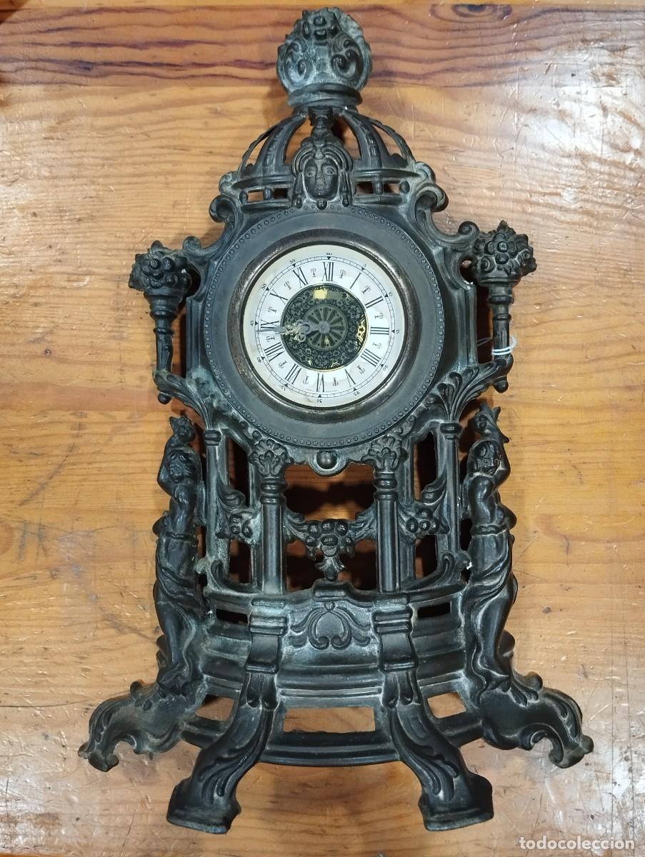 Relojes de carga manual: RELOJ DE MESA MODERNISTA EN BRONCE A CUERDA. NO FUNCIONA.