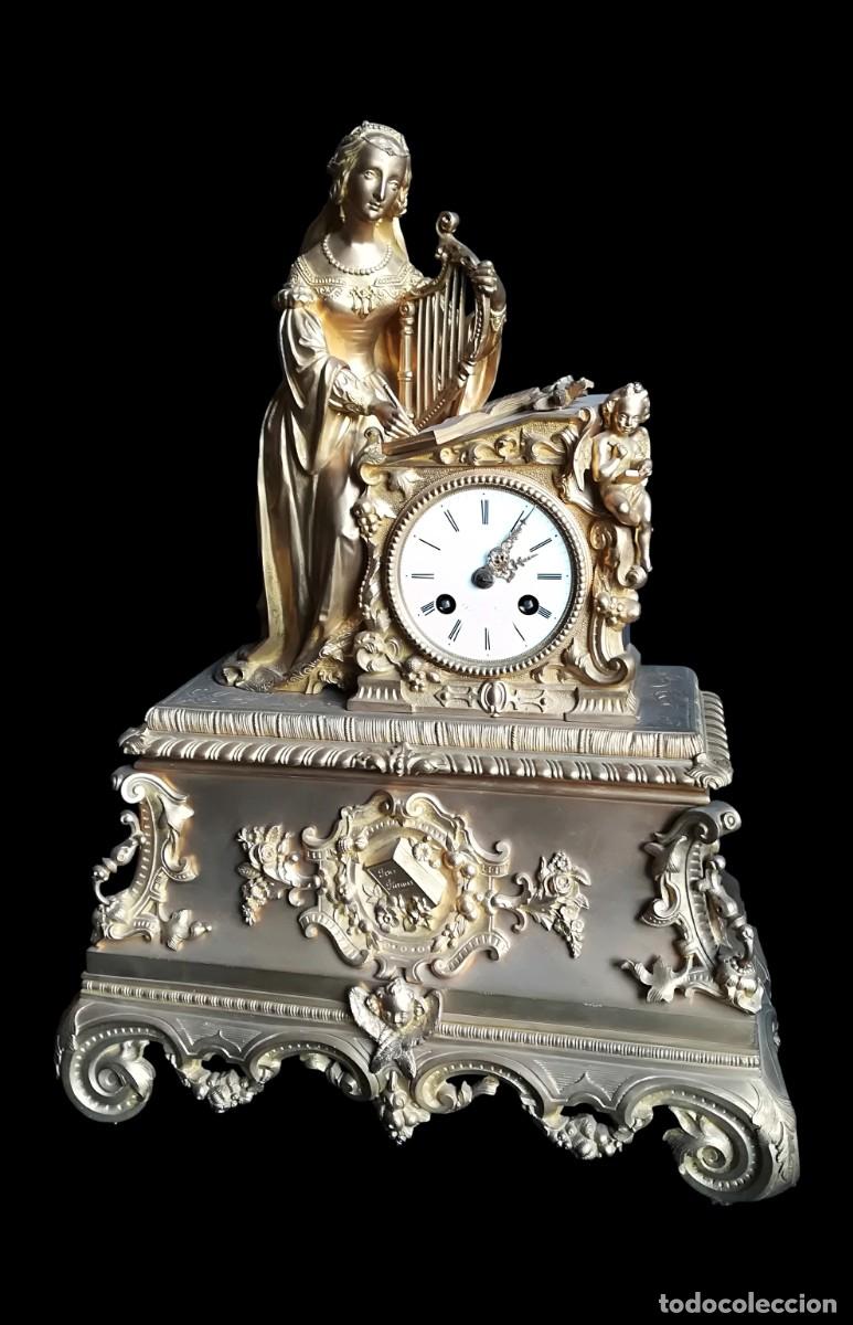 Horloges &agrave; remontage manuel: RELOJ DE SOBREMESA DE BRONCE DORADO DUBOIS LEGRES SIGLO XIX