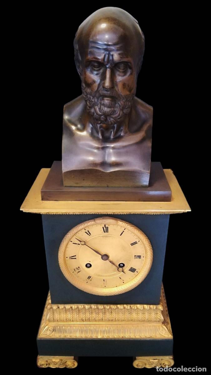 Horloges &agrave; remontage manuel: RELOJ SOBREMESA BRONCE DORADO Y PAVONADO, BUSTO FILOSOFO HIPOCRATES