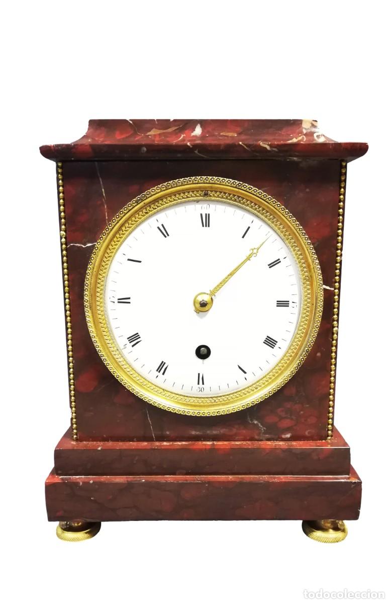 Relojes de carga manual: RELOJ DE CHIMENEA DE M&Aacute;RMOL ROJO RELOJ IMPERIO SIGLO XIX CON PENDULO
