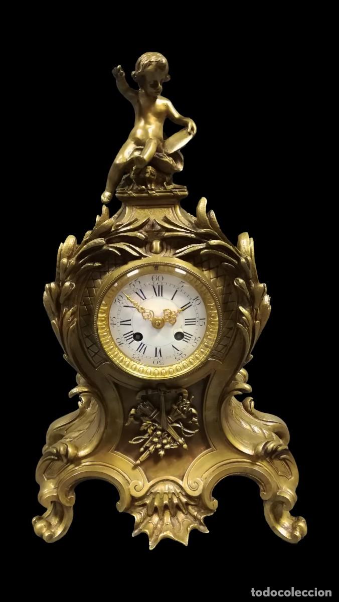 Horloges &agrave; remontage manuel: RELOJ SOBREMESA DE BRONCE CON CUPIDO PINTOR