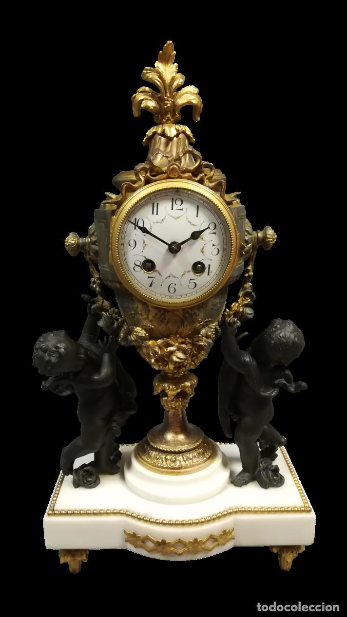 Horloges &agrave; remontage manuel: RELOJ DE SOBREMESA LUIS XVI PAREJA NI&Ntilde;OS PATINA NEGRA, SIGLO XIX