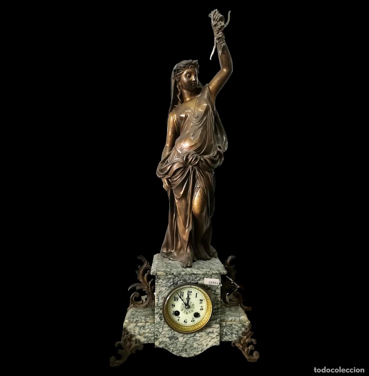 Horloges &agrave; remontage manuel: RELOJ SOBREMESA ANTIGUO DIOSA DE LA BALANZA SOB REPEANA DE MARMOL