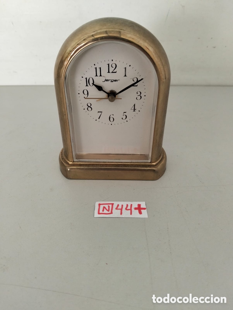 Relojes de carga manual: reloj de mesa Jerger con acabado dorado y esfera blanca