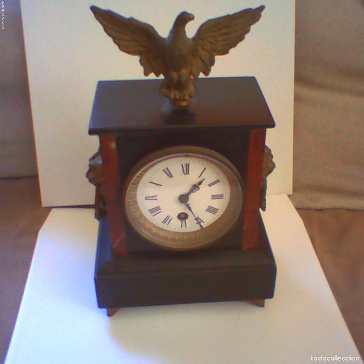 Relojes de carga manual: reloj sobremesa estilo napole&oacute;n estructura de m&aacute;rmol y &aacute;guila imperial, no tiene llave (buen estado)