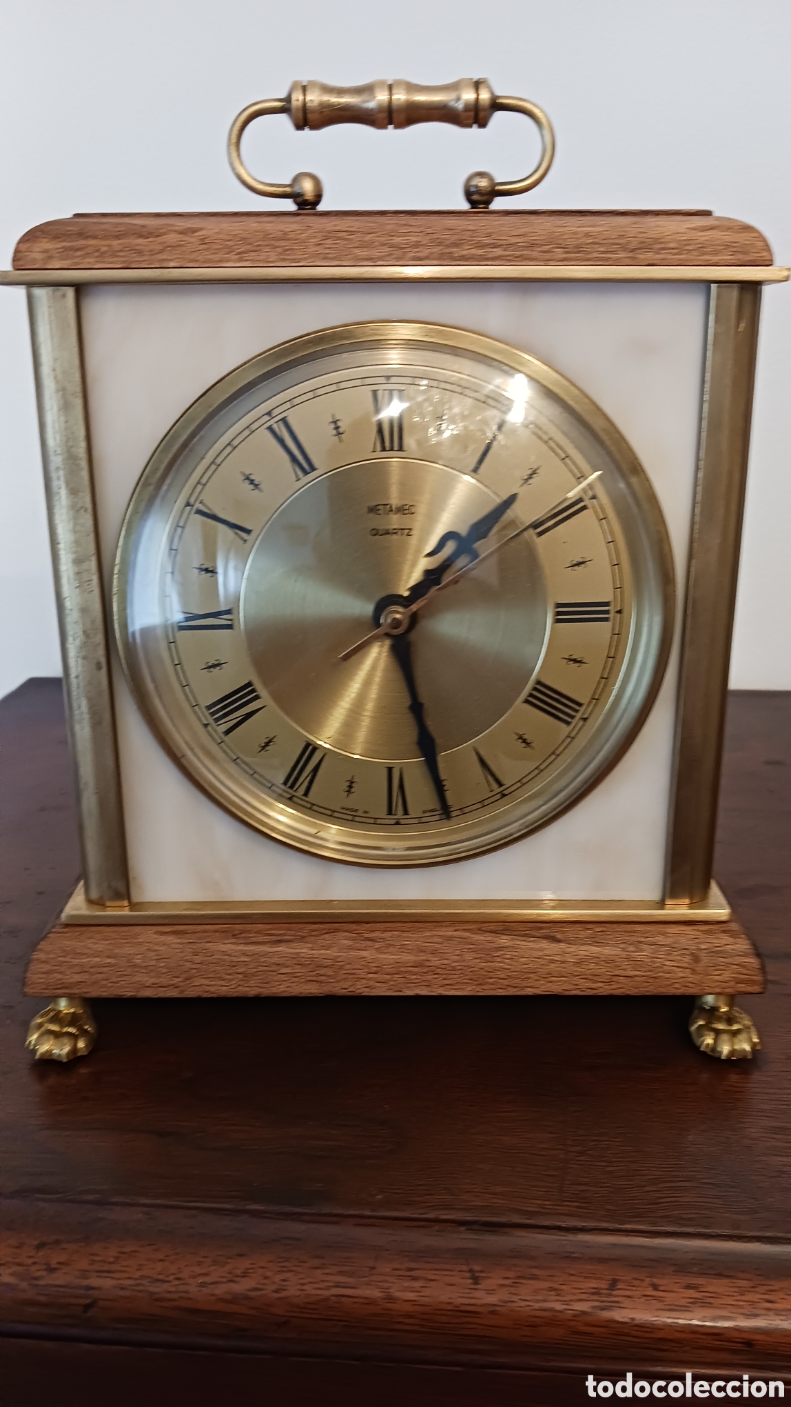 Rel&oacute;gios de carga manual: RELOJ DE SOBREMESA METAMEC, , EN MADERA Y LAT&Oacute;N.