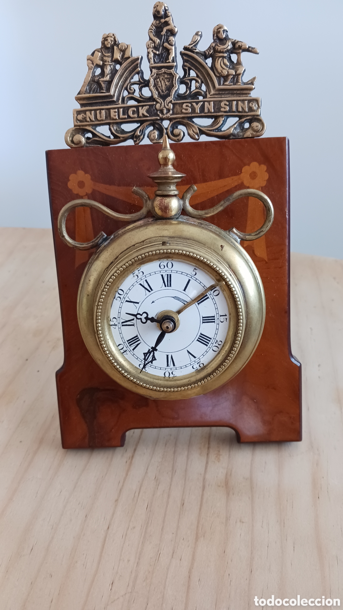 Rel&oacute;gios de carga manual: RELOJ DESPERTADOR DE SOBREMESA
