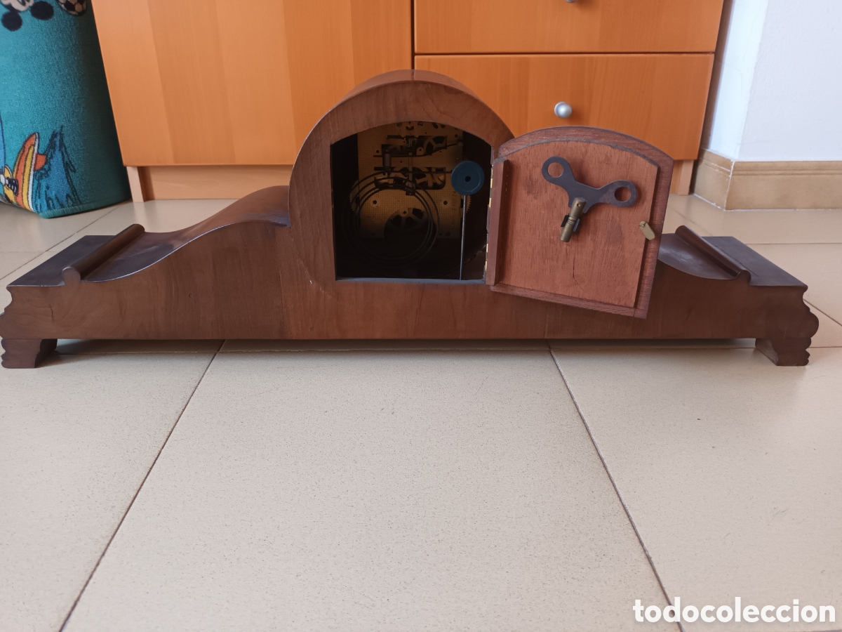 Relojes de carga manual: Reloj de mesa de madera con 2 llaves - Foto 4