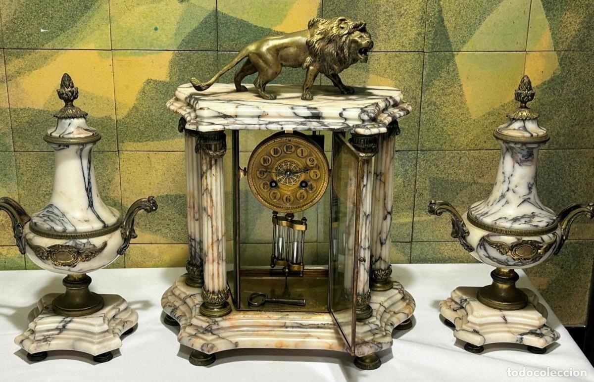 Relojes de carga manual: Reloj i cassolettes C1900 Estilo Napoleon III, Paris.