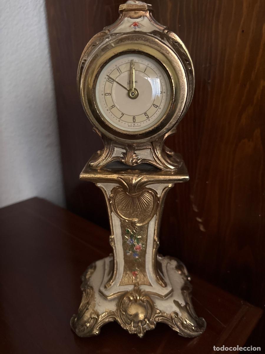 Relojes de carga manual: Reloj antiguo de mesa de la marca alemana Kaiser
