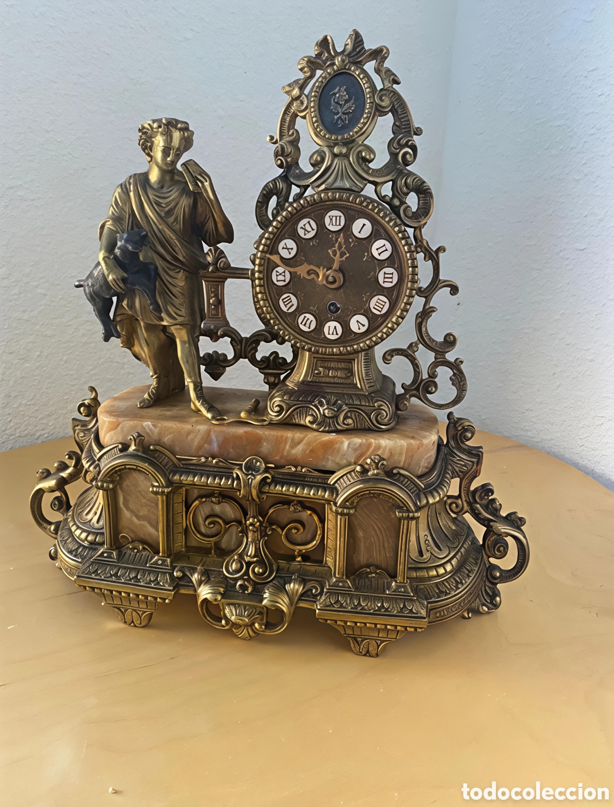 Horloges &agrave; remontage manuel: RELOJ de SOBREMESA ANTIGUO de BRONCE y M&Aacute;RMOL