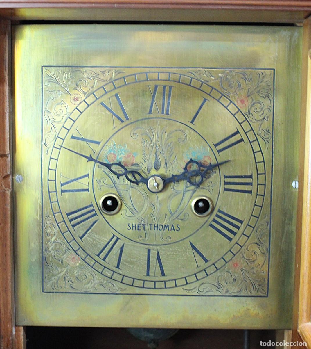 Relojes de carga manual: Antiguo reloj de sobremesa Seth Thomas. Con p&eacute;ndulo y llave. - Foto 3