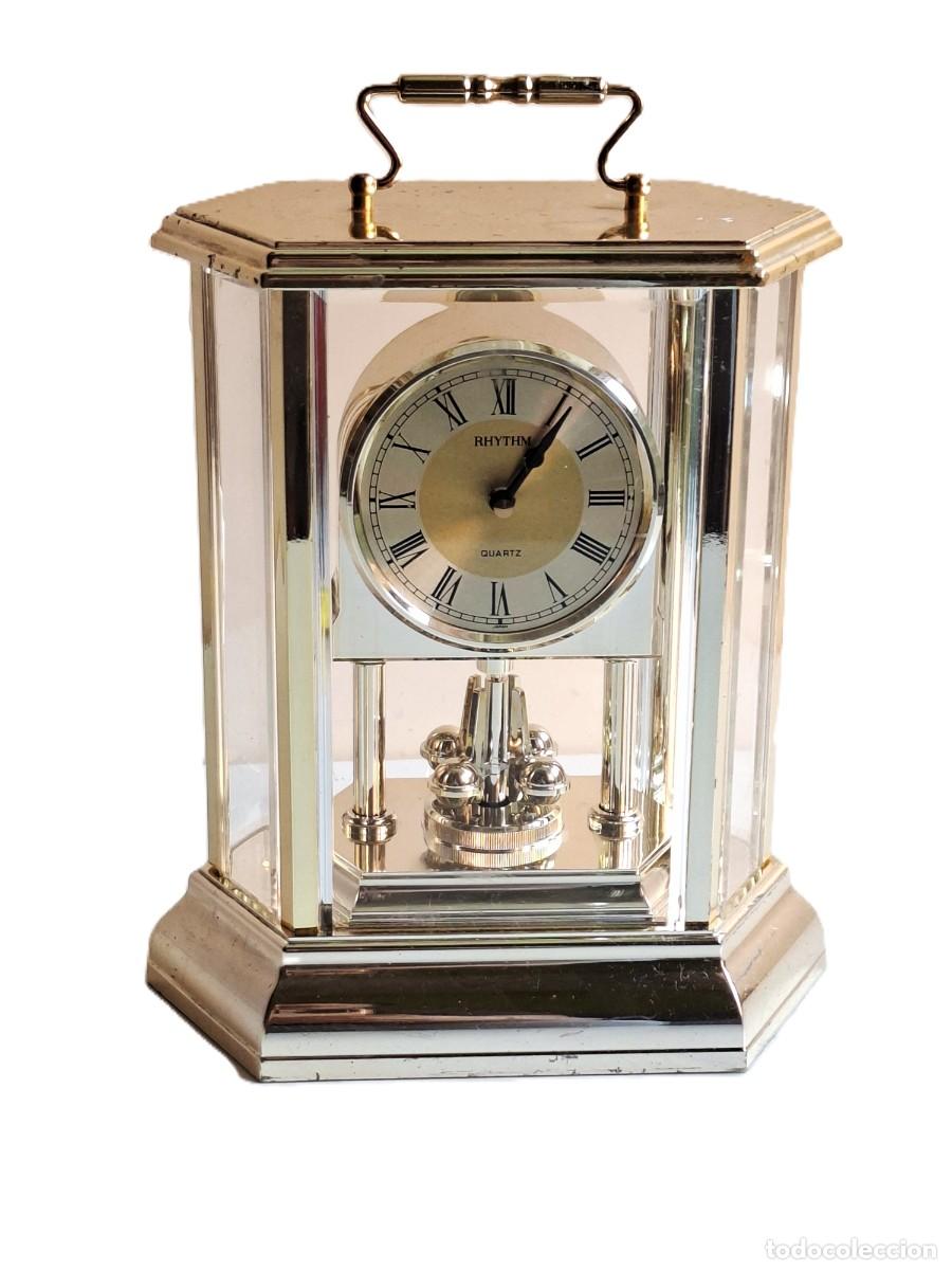 Relojes de carga manual: RELOJ DE SOBREMESA RHYTM QUARTZ CON PENDULO GIRATORIO 17X14 CM