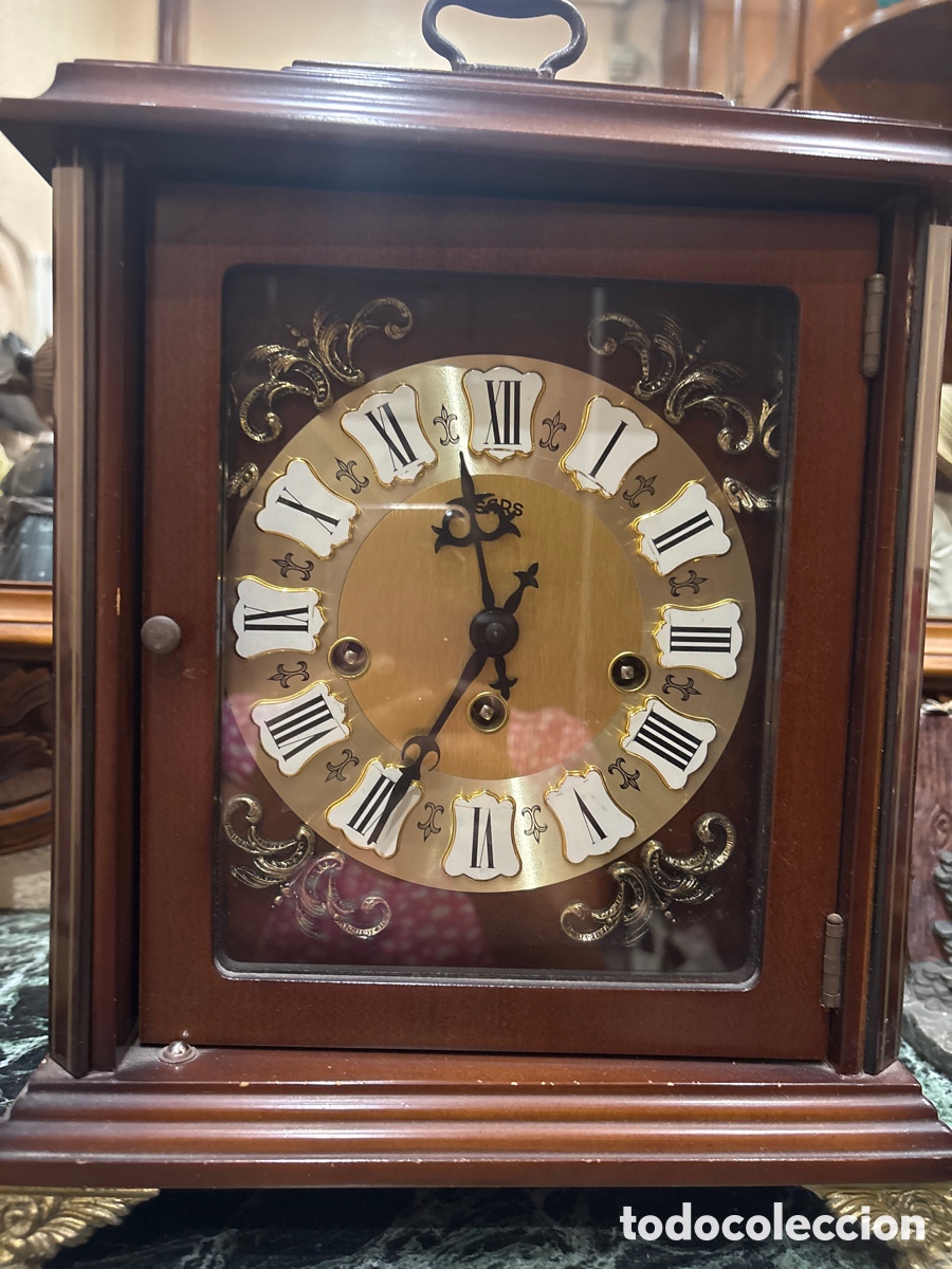 Relojes de carga manual: Reloj sobremesa SARS Hermle funcionando