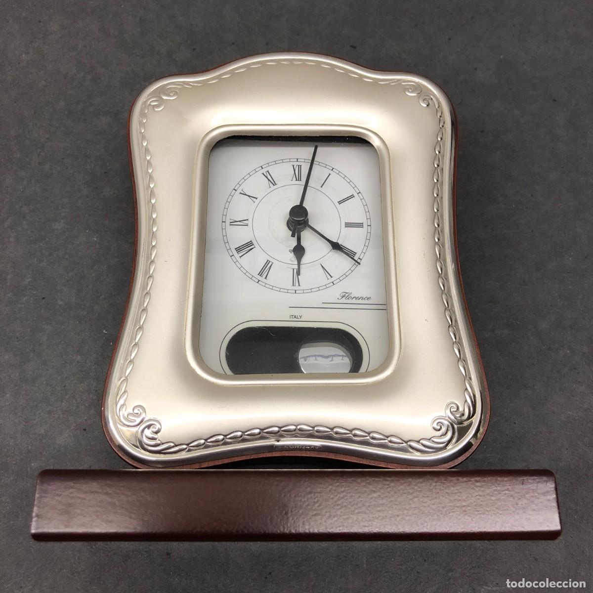 Relojes de carga manual: RELOJ DE SOBREMESA - FLORENCE - HD-1688 - MARCO PLATEADO CON BASE DE MADERA - 17 X 14 CM / 1687