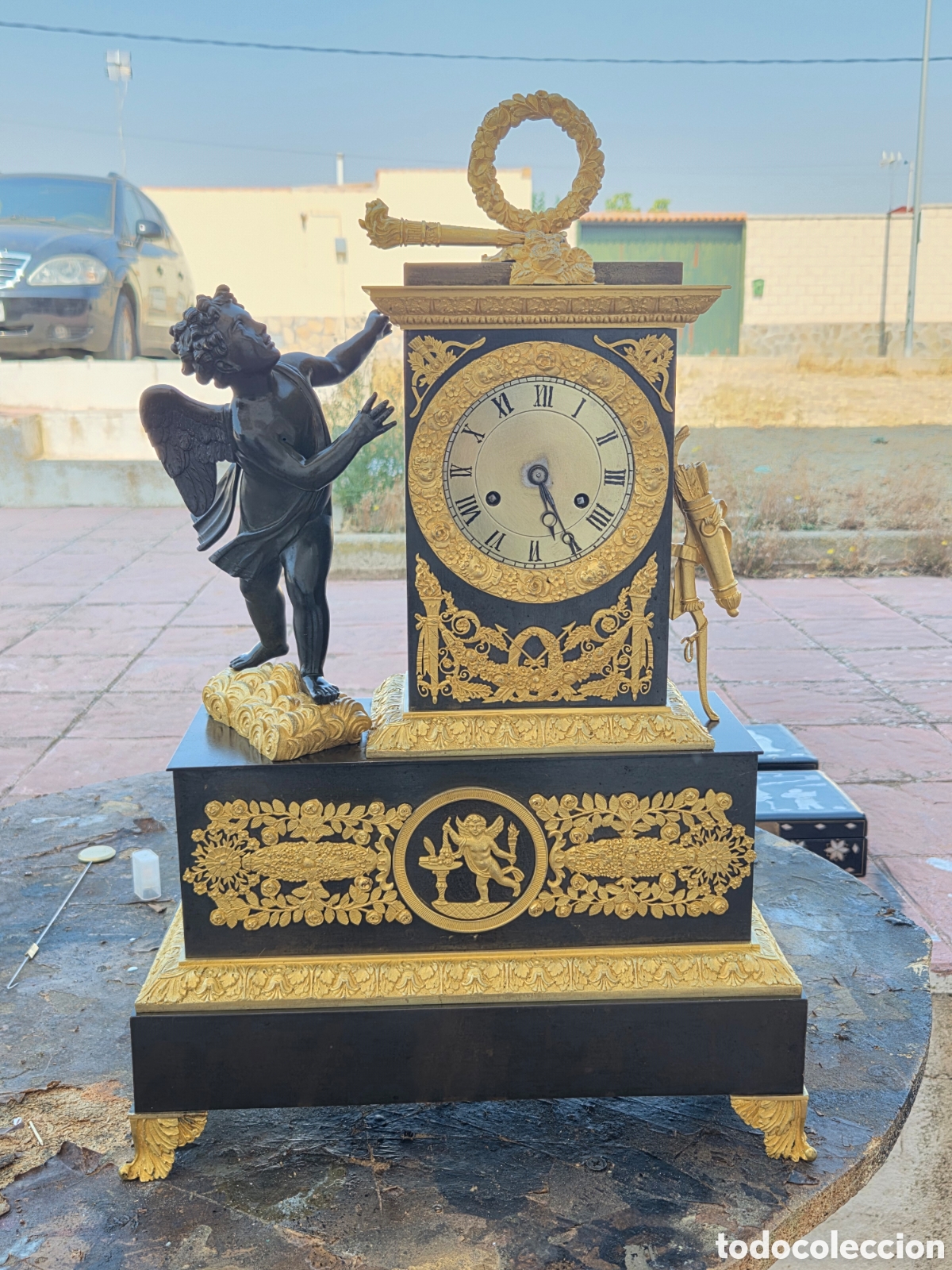 Relojes de carga manual: Reloj sobremesa al estilo imperio franc&eacute;s