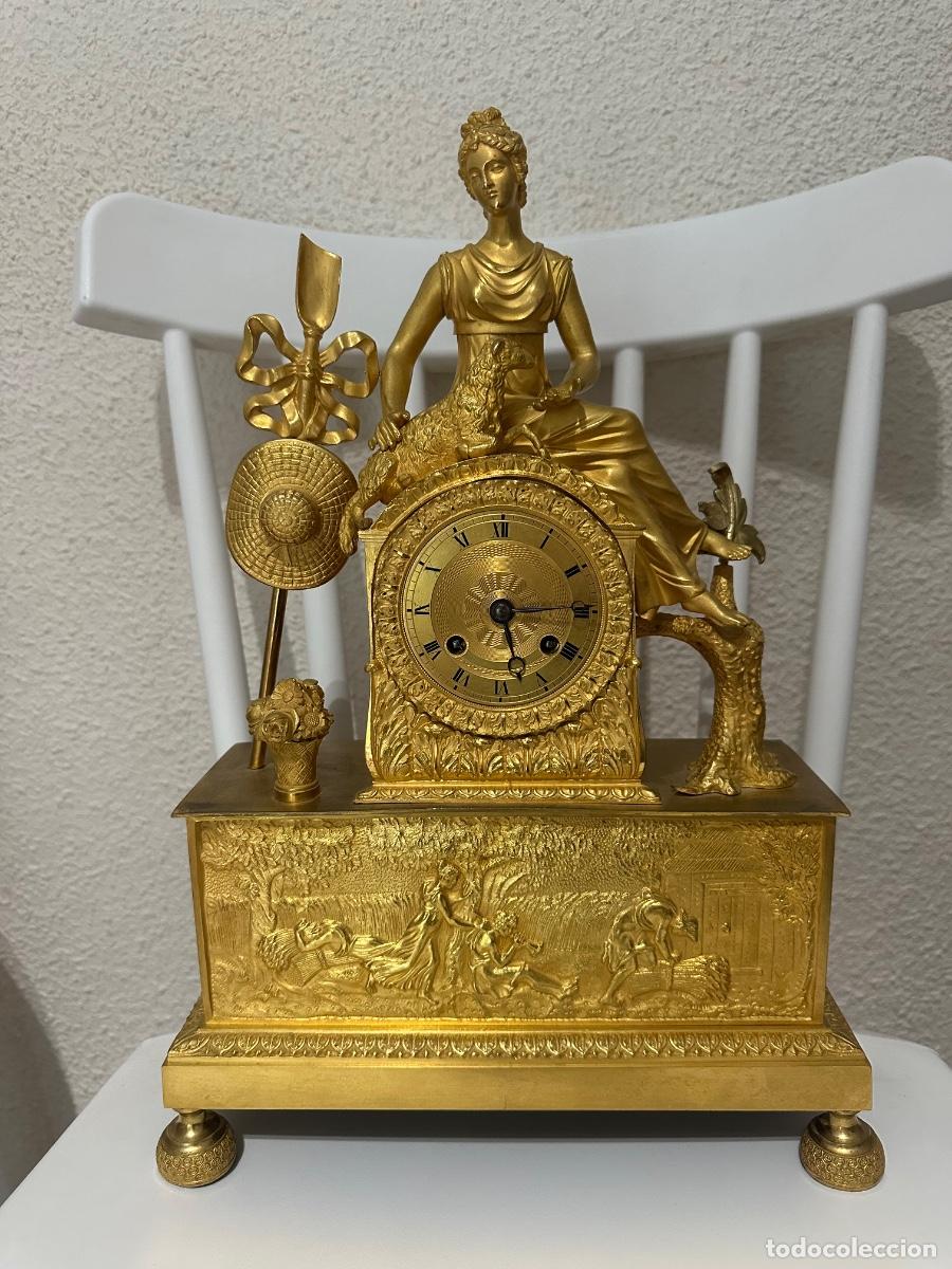 Relojes de carga manual: Reloj de sobremesa franc&eacute;s del a&ntilde;o XIX, estilo imperio - Carlos X