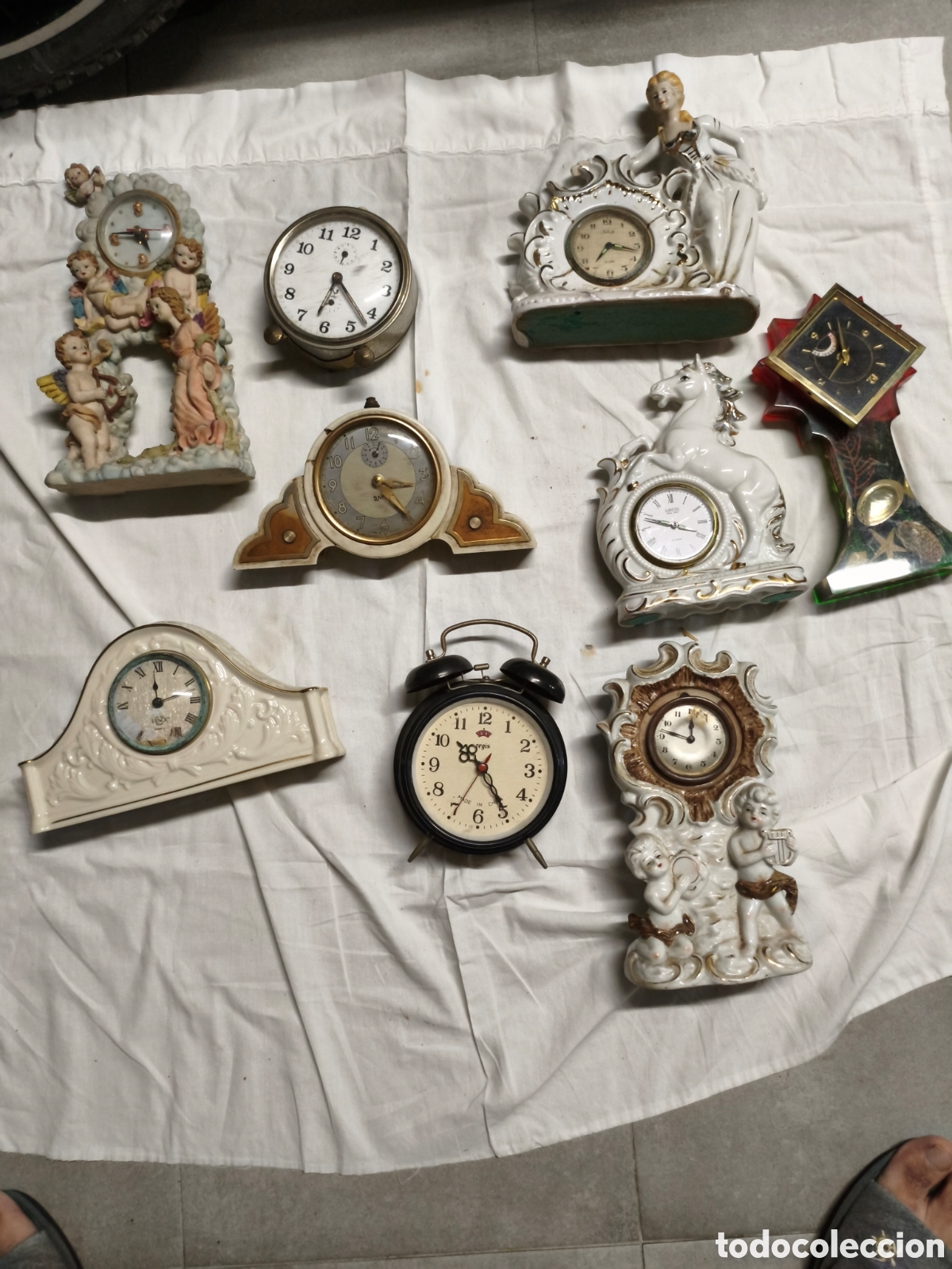 Relojes de carga manual: Lote relojes despertadores