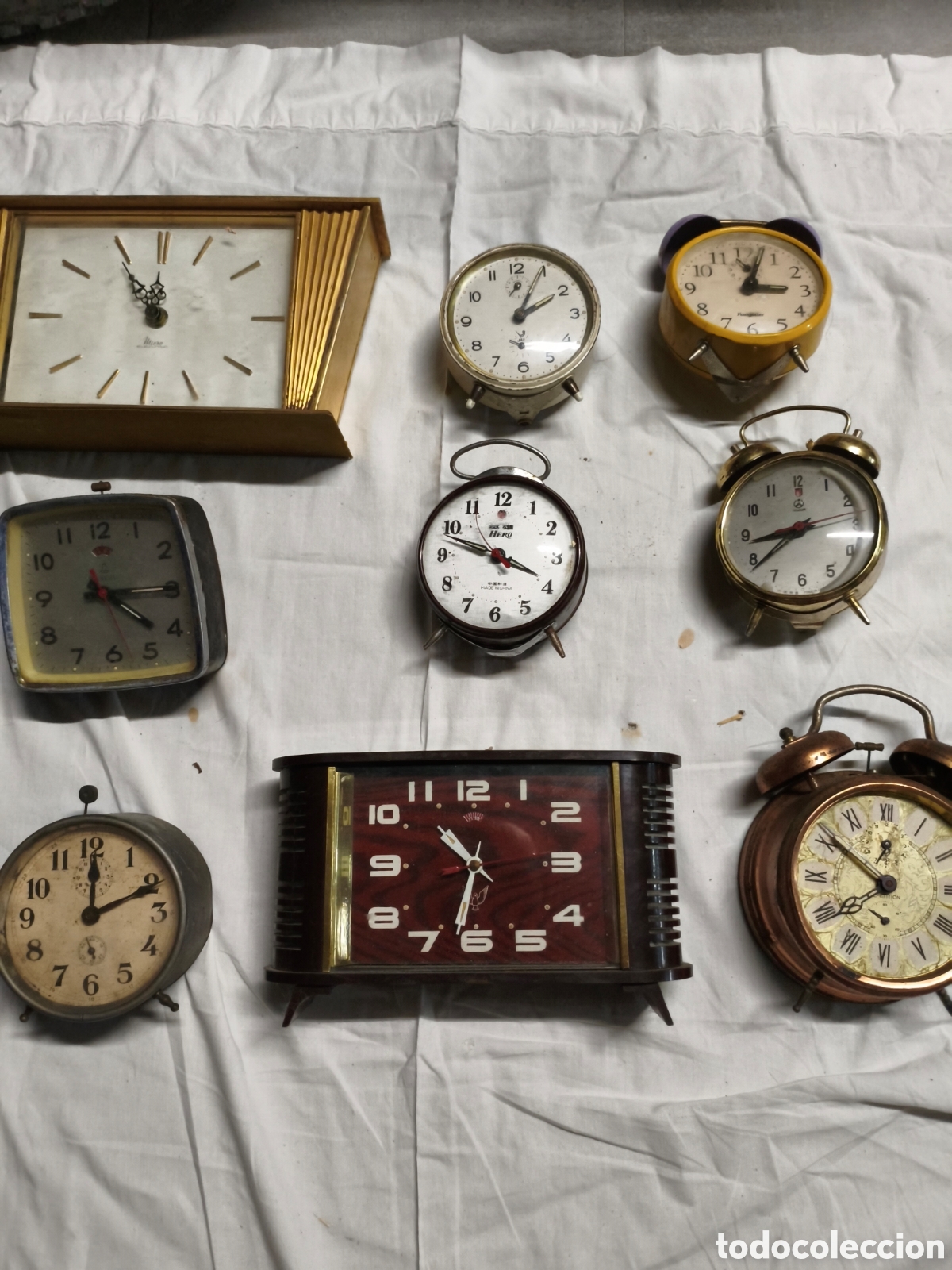 Relojes de carga manual: Lote relojes despertadores de sobremesa