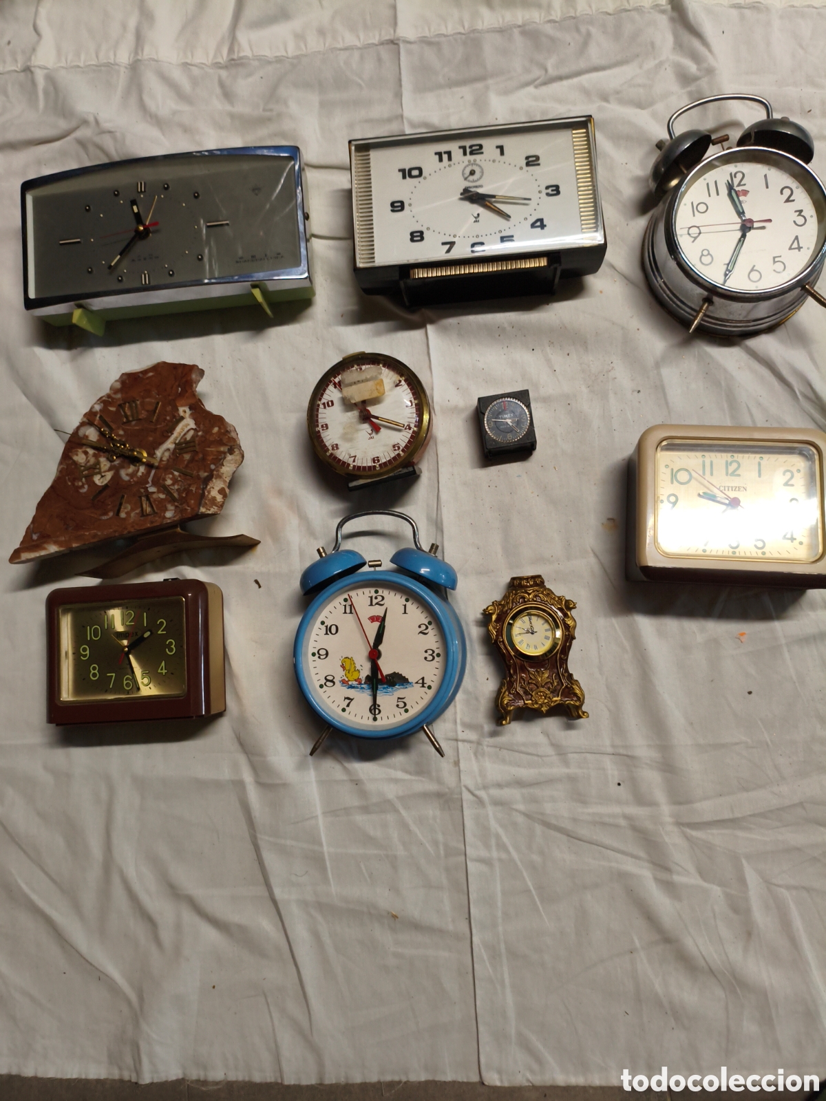 Relojes de carga manual: Lote relojes despertadores