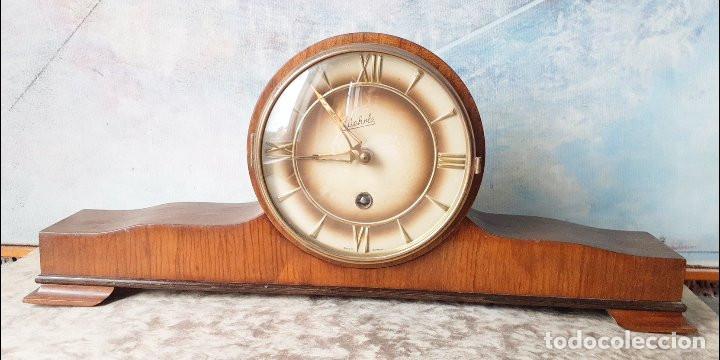Relojes de carga manual: Reloj de mesa WEHRLE - funciona