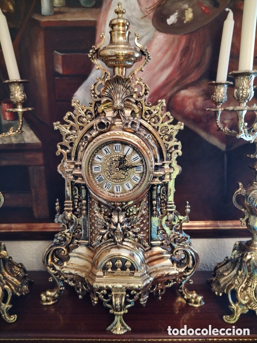Relojes de carga manual: Garnitura barroca: reloj de sobremesa mec&aacute;nico