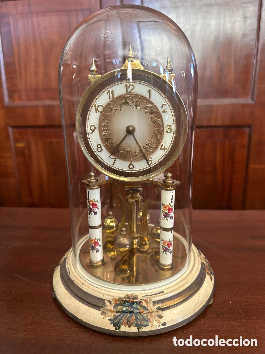 Relojes de carga manual: ANTIGUO RELOJ ALEMAN DE SOBREMESA PENDULO DE BOLAS de TORSION CUPULA DE CRISTAL A&Ntilde;OS 60 ZODIACO