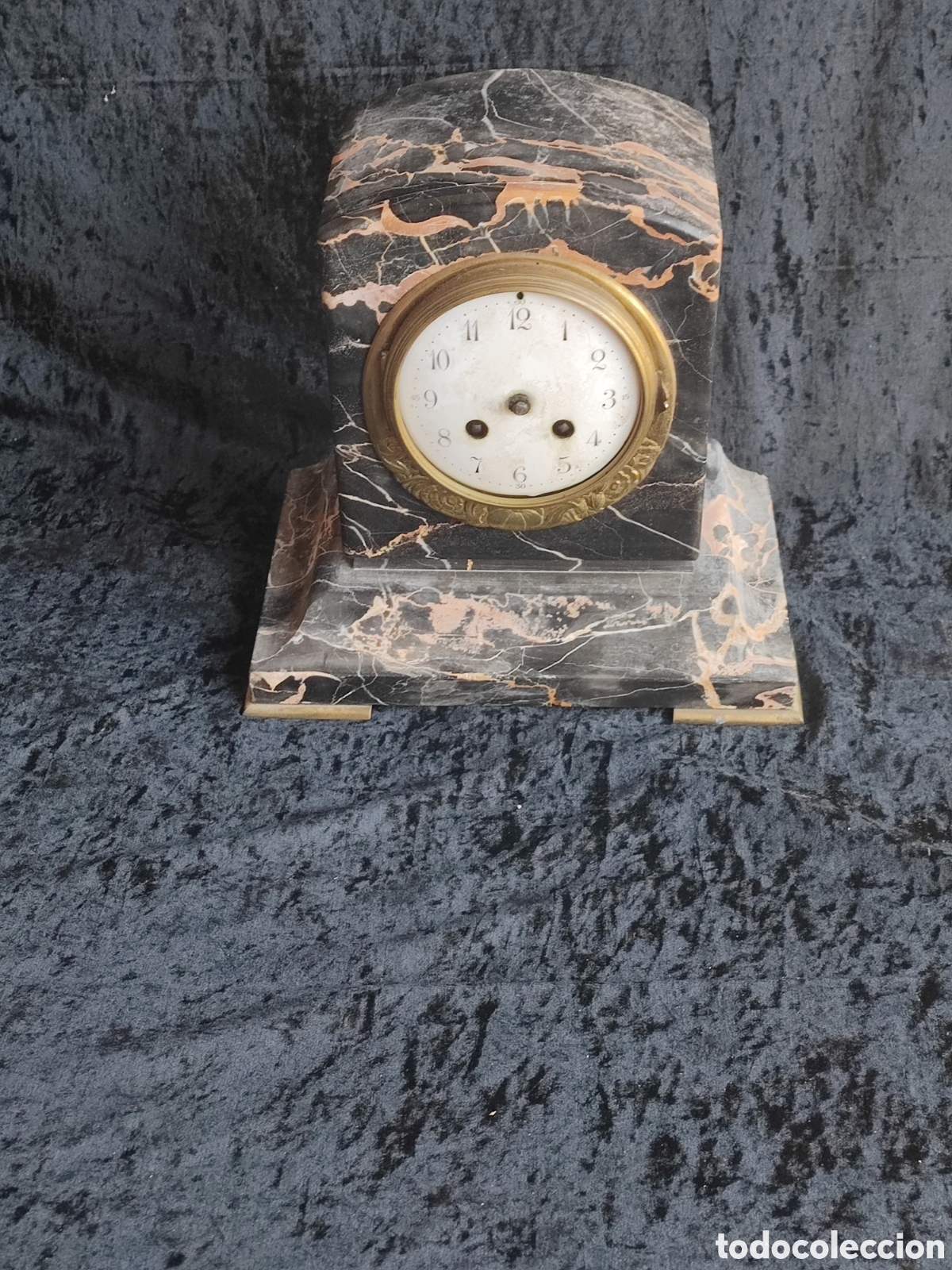 Relojes de carga manual: Antiguo reloj de sobremesa de m&aacute;rmol de cuerda