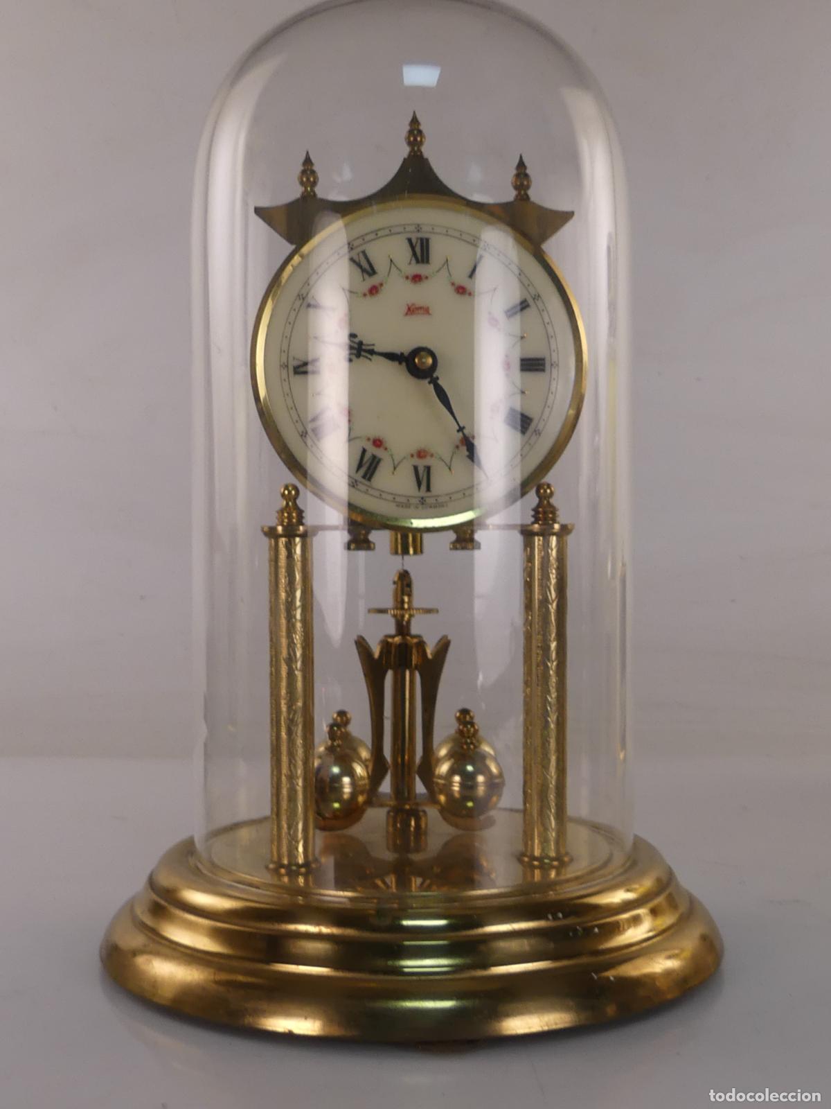 Kaminuhren: RELOJ DE SOBREMESA CON CUPULA DE CRISTAL MARCA KOMA