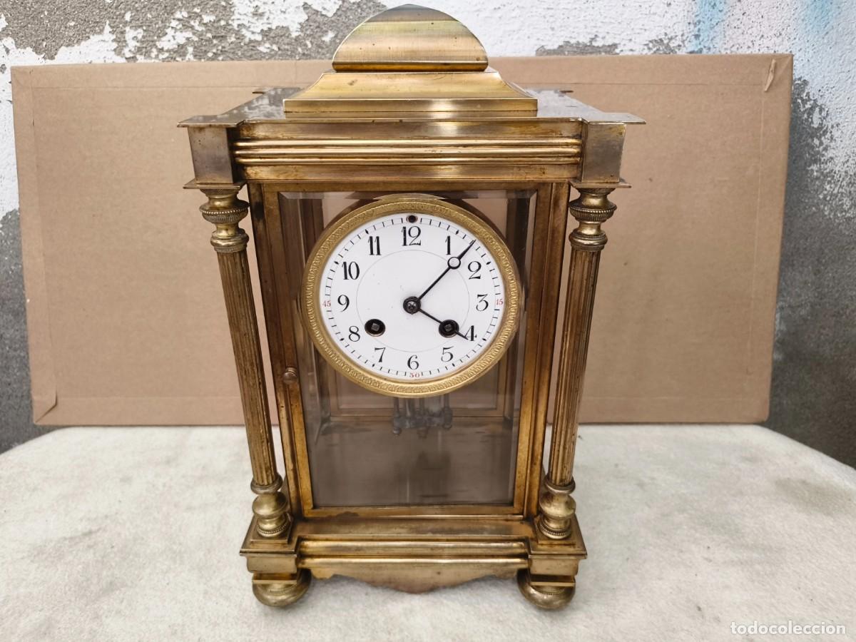 Relojes de carga manual: Reloj de sobremesa o p&oacute;rtico franc&eacute;s de estilo Neocl&aacute;sico / Luis XVI..
