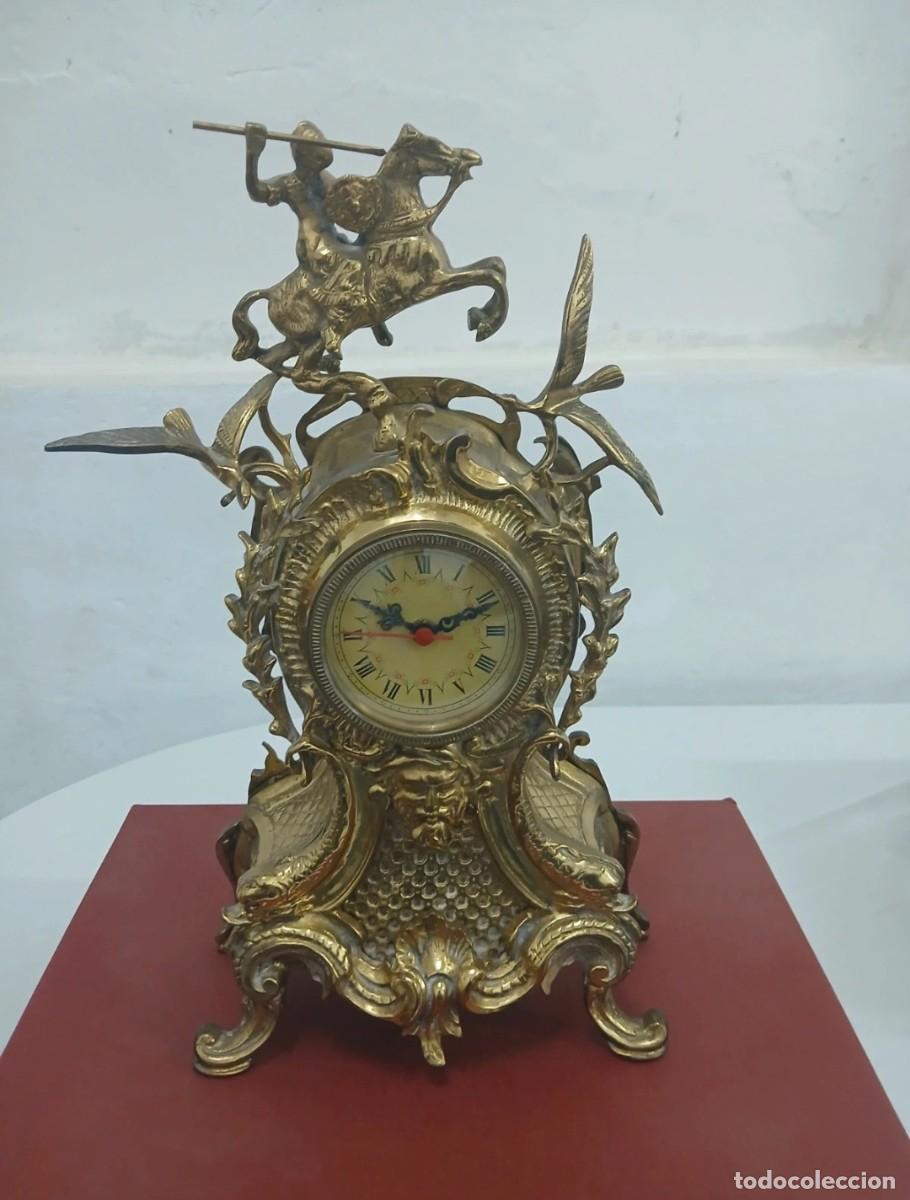 Relojes de carga manual: Reloj de sobremesa bueno