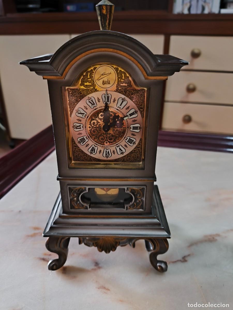 Relojes de carga manual: Antiguo reloj Schmid de sobremesa