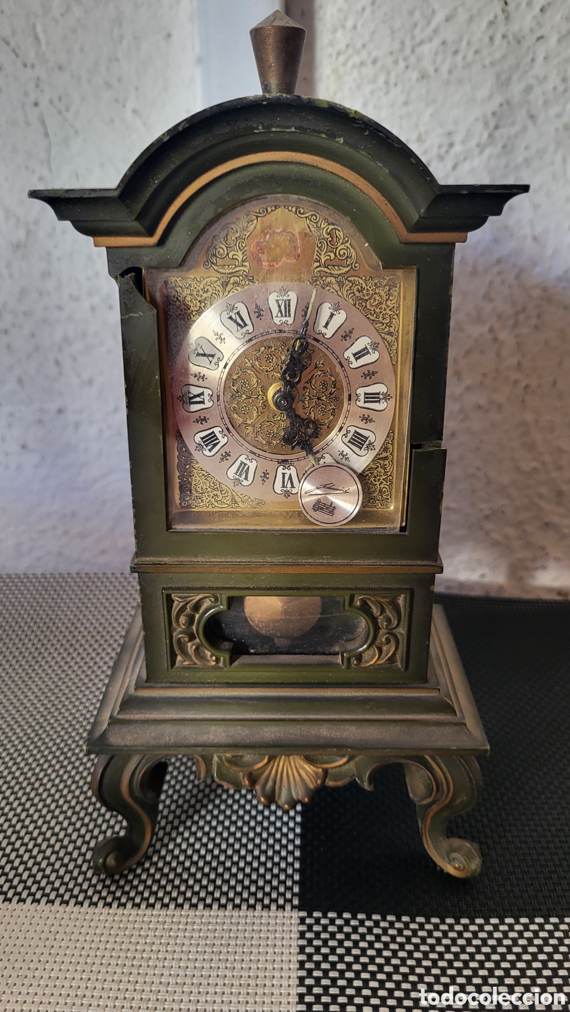 Relojes de carga manual: Antiguo reloj de pendulo carga manual - Foto 2