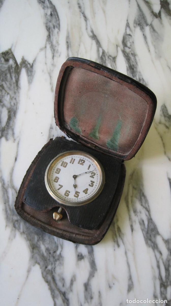 Relojes de carga manual: RELOJ DE VIAJE CON ESTUCHE - C. 1900