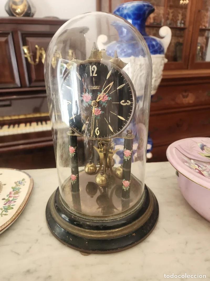 Relojes de carga manual: Reloj de Sobremesa con P&eacute;ndulo Giratorio