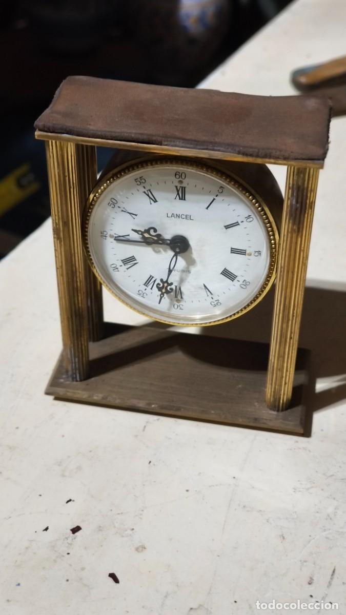 Relojes de carga manual: Pendulette 4 colone bronze lancel fonctionne a r&eacute;viser 1960