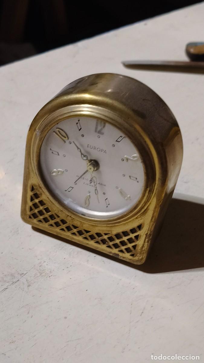Relojes de carga manual: R&eacute;veil musical m&eacute;canique suisse Europa a r&eacute;viser