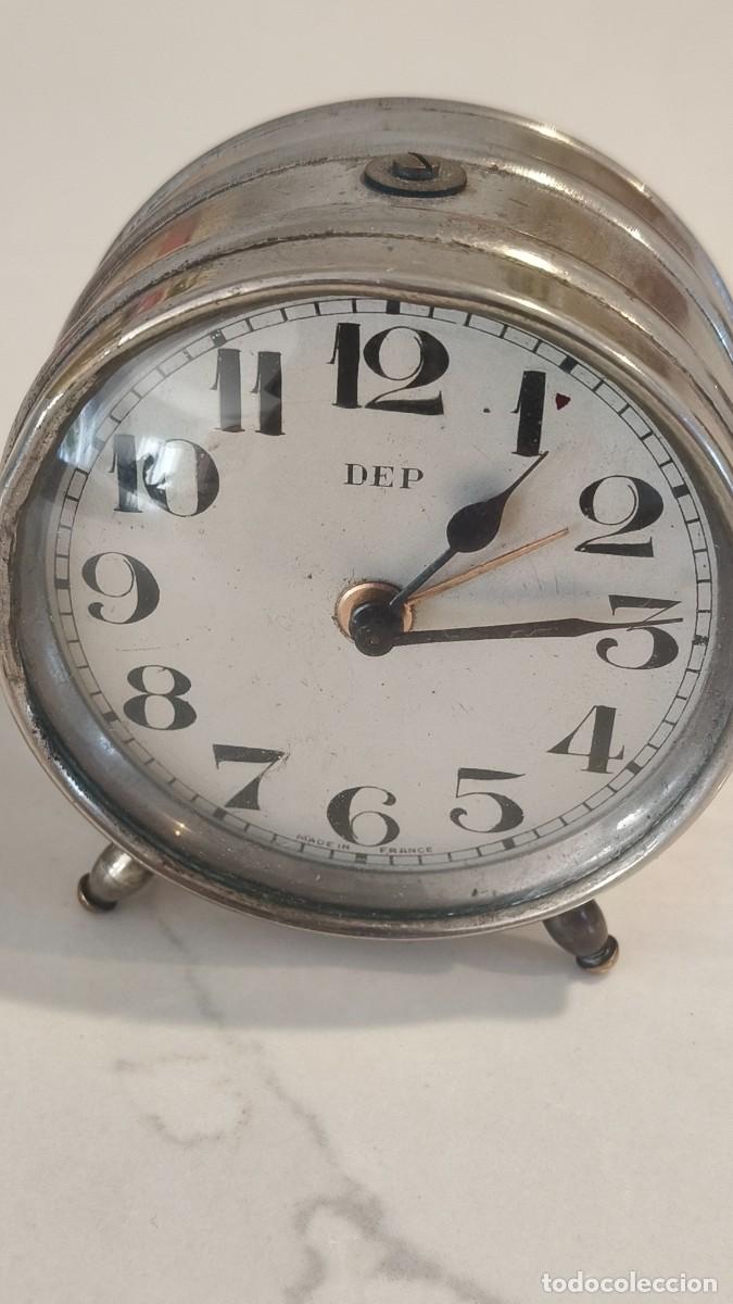 Orologi di carica manuale: R&eacute;veil m&eacute;canique suisse fonctionne &agrave; r&eacute;viser